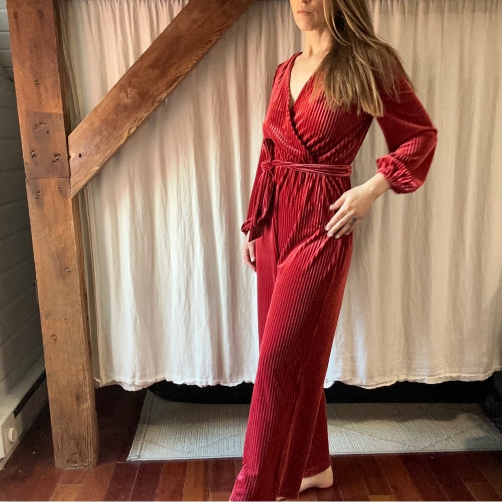ANTHROPOLOGY Ali & Jay Velvet Jumpsuit - XS